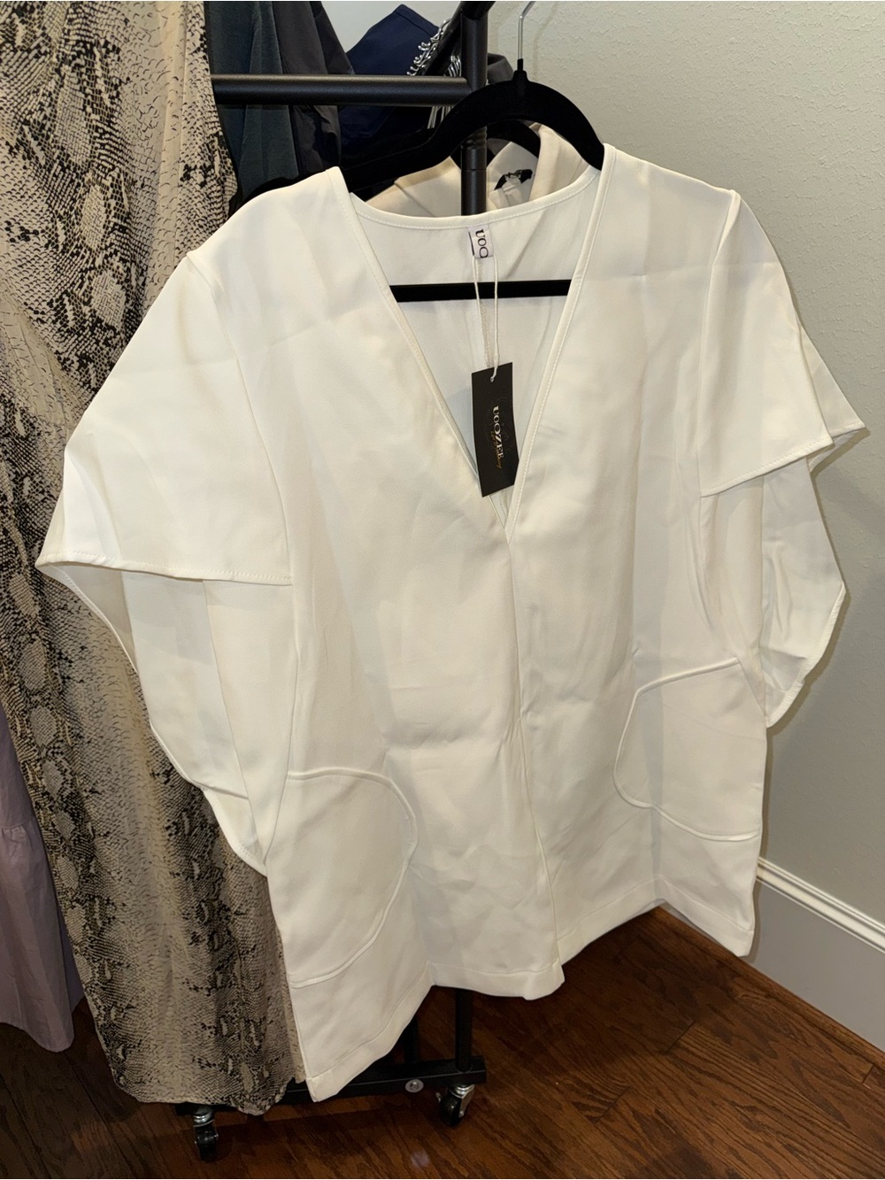 White V-Neck Short Sleeve Dress